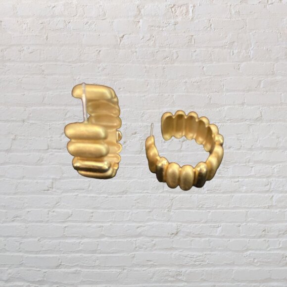 HOOP EARRINGS BUNDLE -- Set of 5 = Pierced (4)/Clip On (1), 4 Gold/1 Silver - Picture 3 of 15